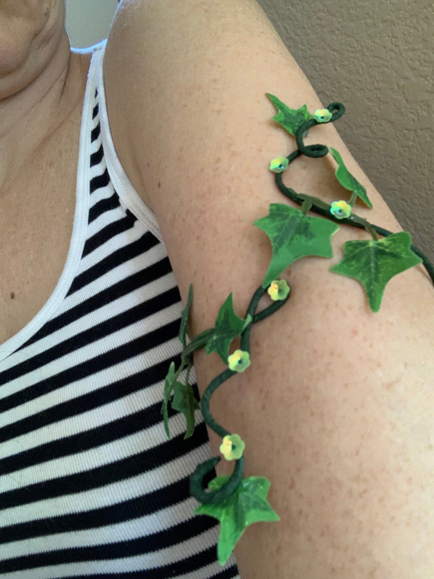 Poison Ivy cuff , Green Ivy Arm cuff, Woodland forest fairy Wrap, Great for Brides, or Renissance fair!