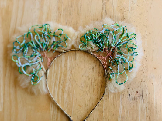 Tree of life cat ears. Wire trees in a cat ear. Wire art.