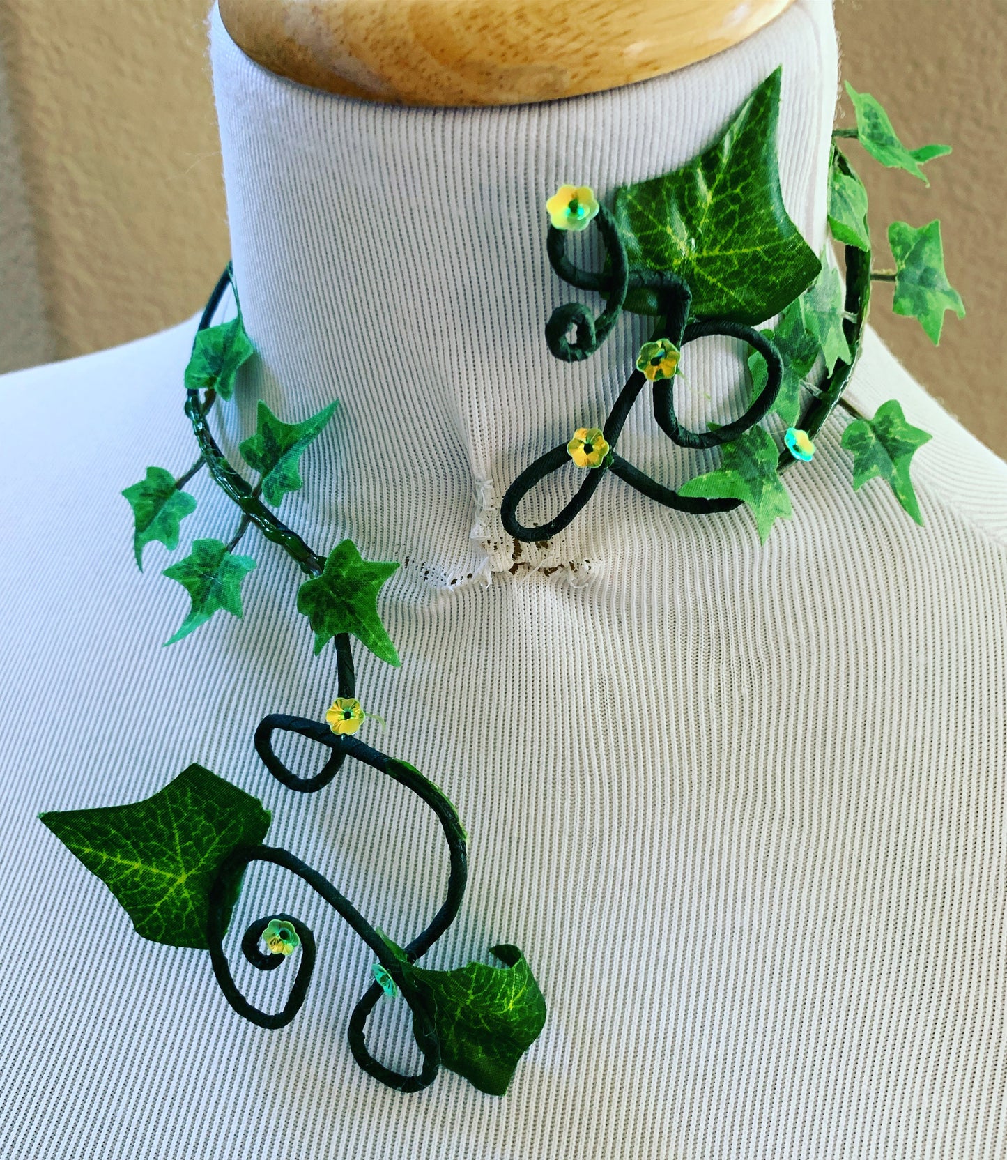 Poison Ivy Choker, Green Ivy Necklace Choker, fairy Wrap, Great for costumes and evening wear!