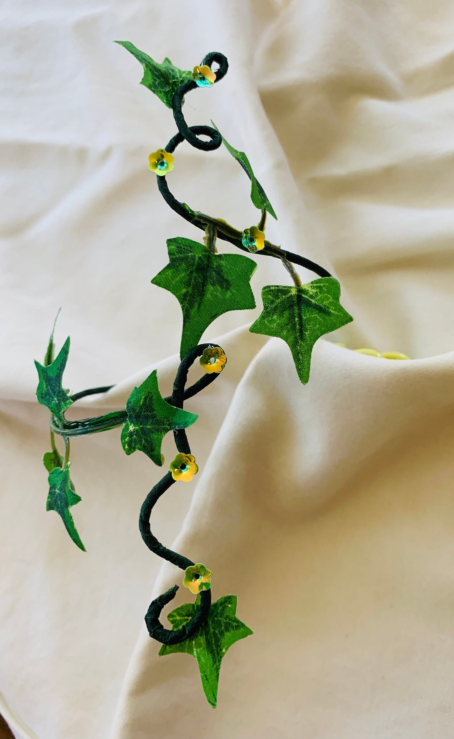 Poison Ivy cuff , Green Ivy Arm cuff, Woodland forest fairy Wrap, Great for Brides, or Renissance fair!
