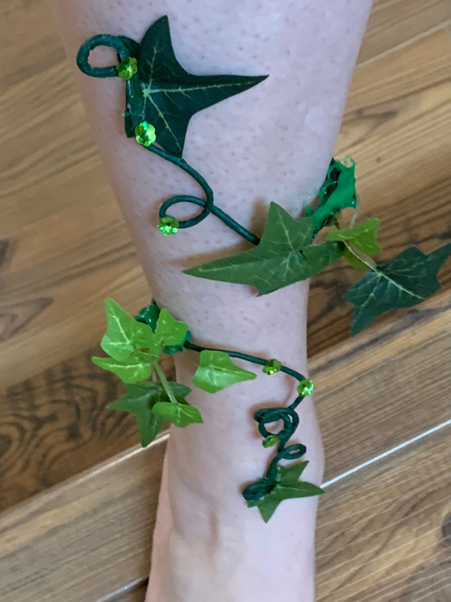 Poison Ivy ankle cuff , Green Ivy Ankle wrap, anklet, Woodland forest fairy Wrap, Great for Brides!