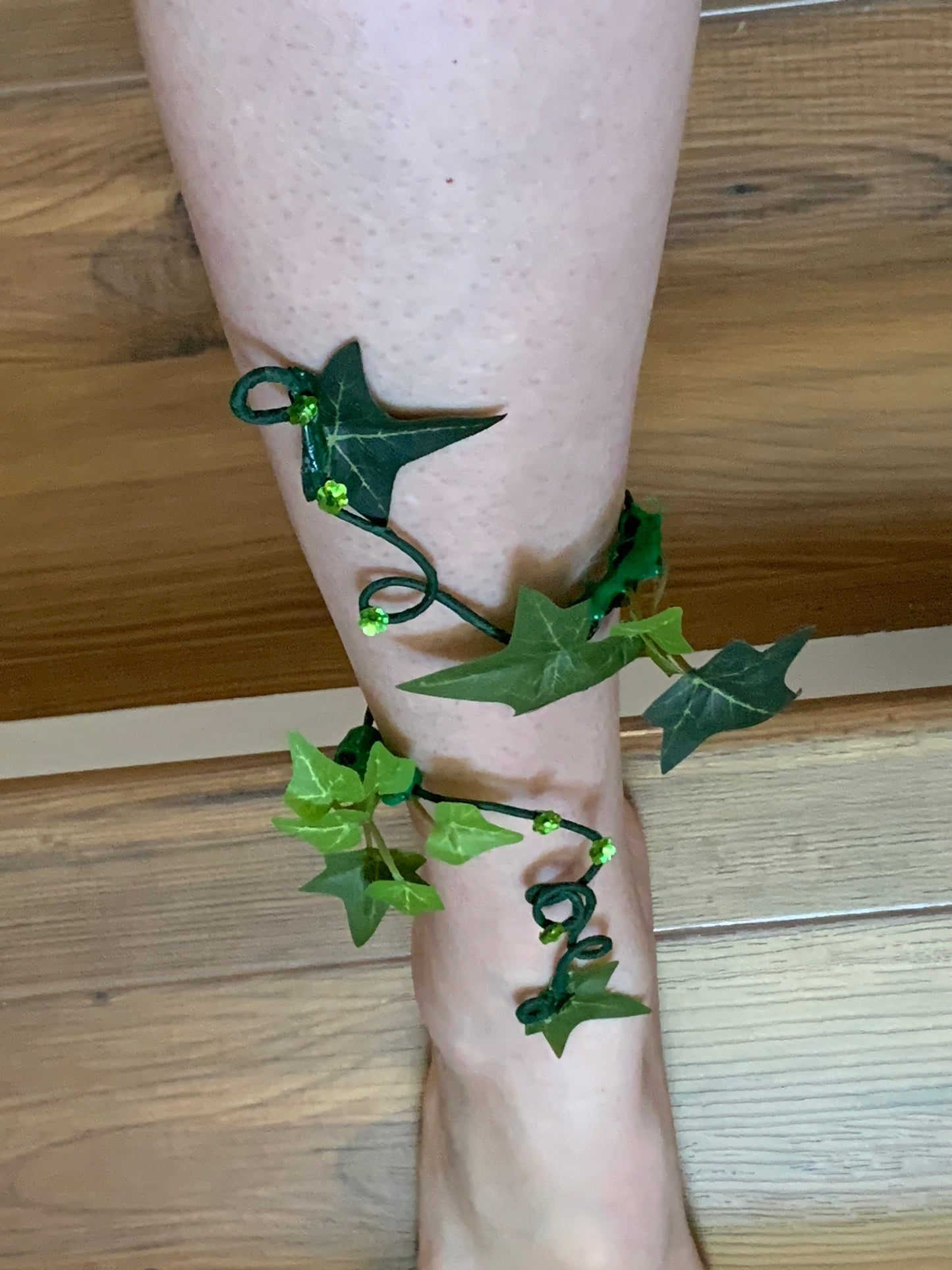 Poison Ivy ankle cuff , Green Ivy Ankle wrap, anklet, Woodland forest fairy Wrap, Great for Brides!