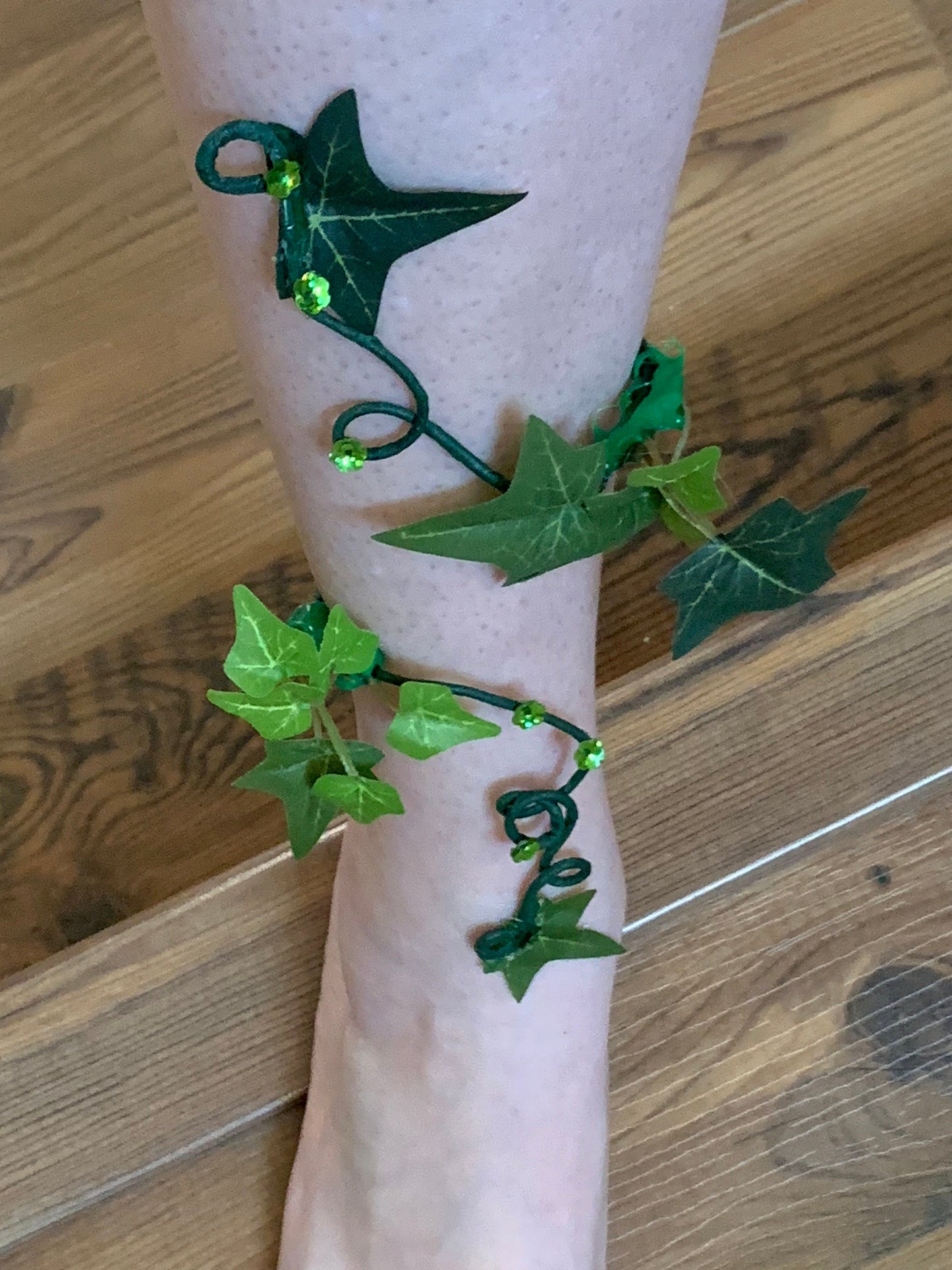 Poison Ivy ankle cuff , Green Ivy Ankle wrap, anklet, Woodland forest fairy Wrap, Great for Brides!