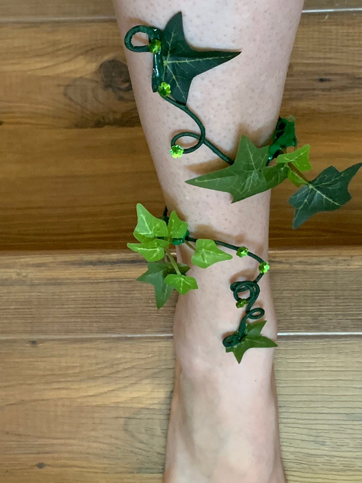 Poison Ivy ankle cuff , Green Ivy Ankle wrap, anklet, Woodland forest fairy Wrap, Great for Brides!